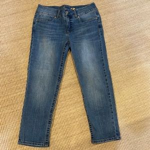 Women’s Seven 7 Denim medium blue Tummyless Straight Cropped jeans size 10